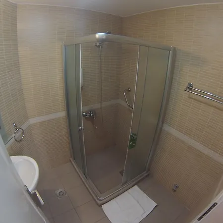 Orange Hotel 3*